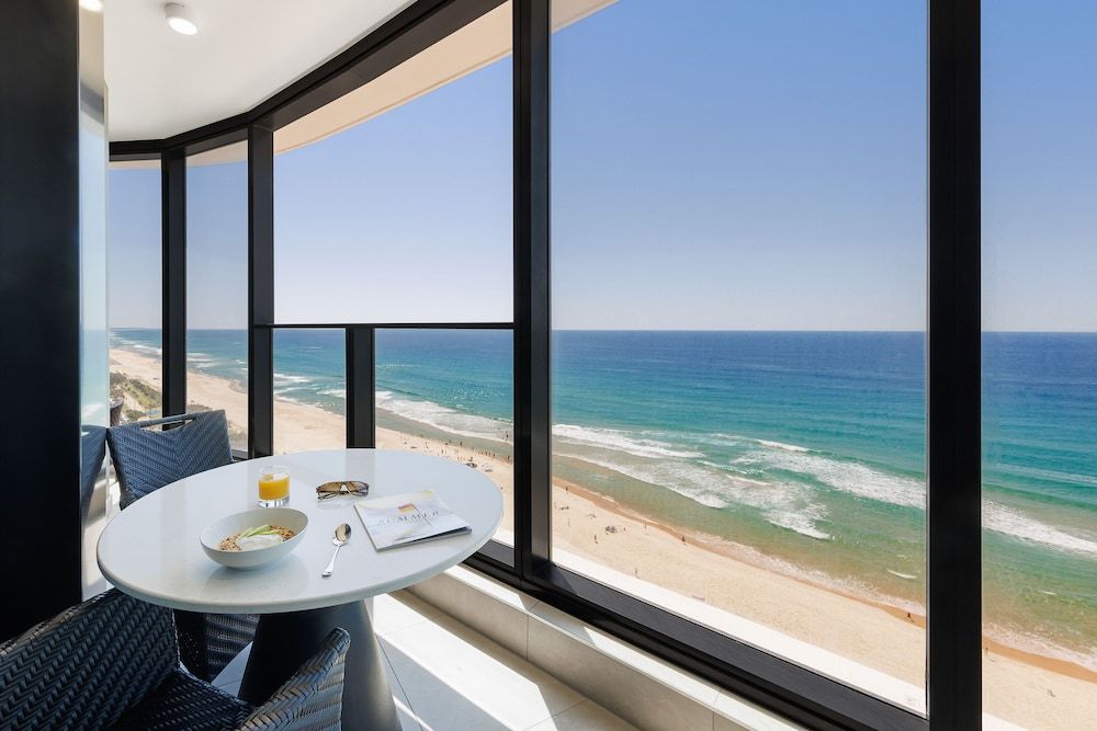 Meriton Suites Surfers Paradise Two Bedroom Ocean Suite 5