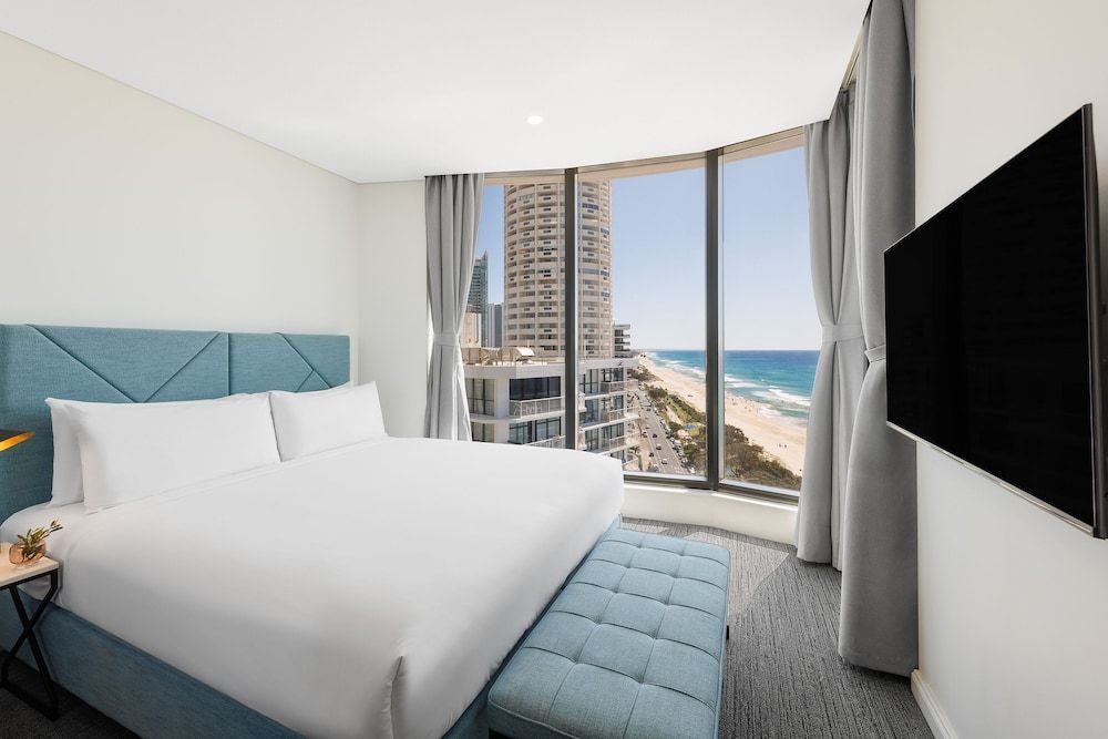 Meriton Suites Surfers Paradise Two Bedroom Ocean Suite