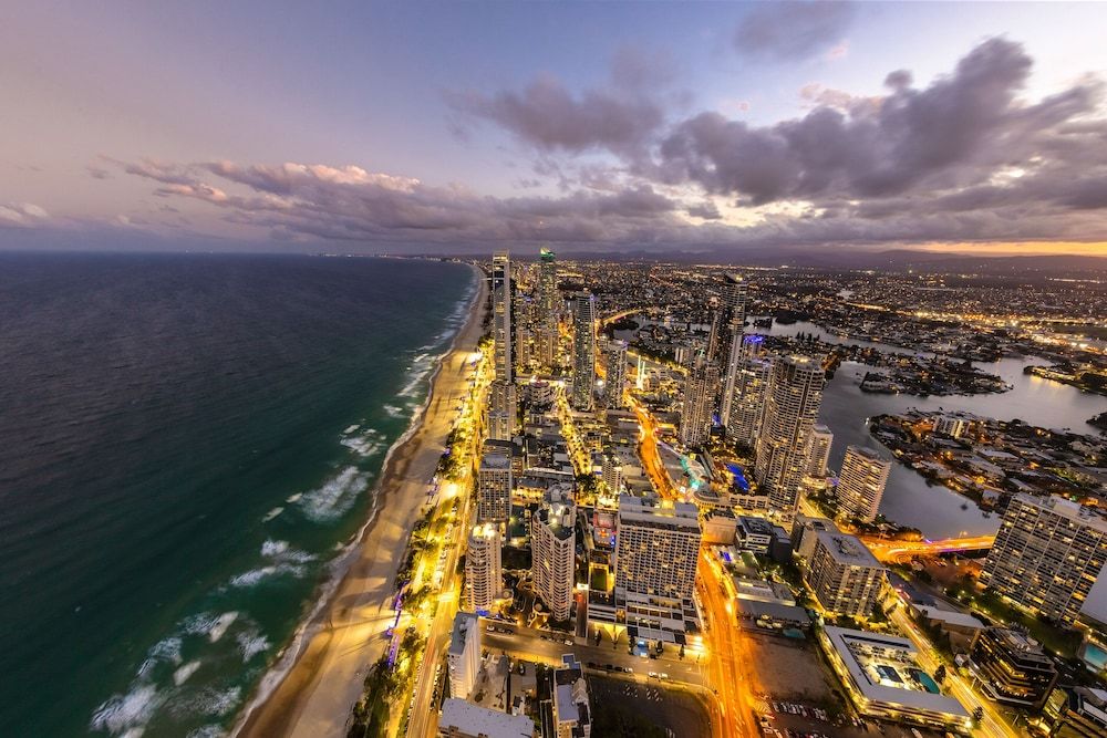 Meriton Suites Surfers Paradise Two Bedroom Ocean Sky Suite 6