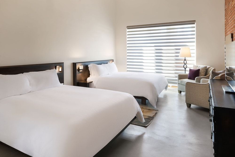 Room, 2 Queen Beds, City View