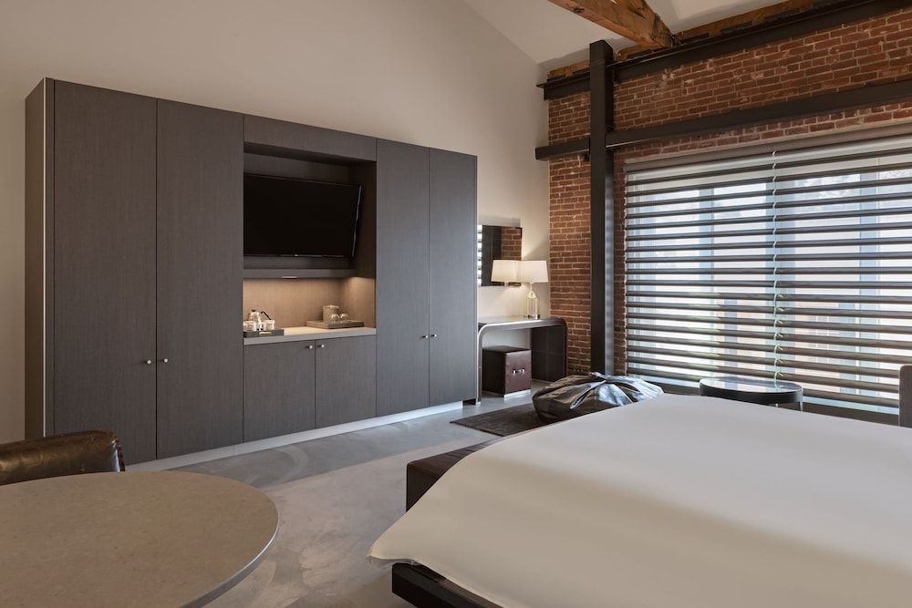 Suite, 1 King Bed with Sofa bed, City View