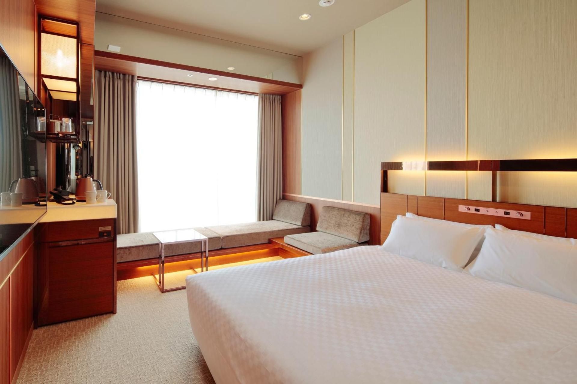 Queen Room for 1 Person - Non-Smoking