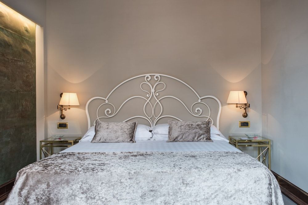 Deluxe Suite (La Romantica)