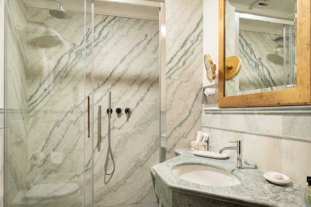 Art Hotel Orologio Classic Double or Twin Room 13