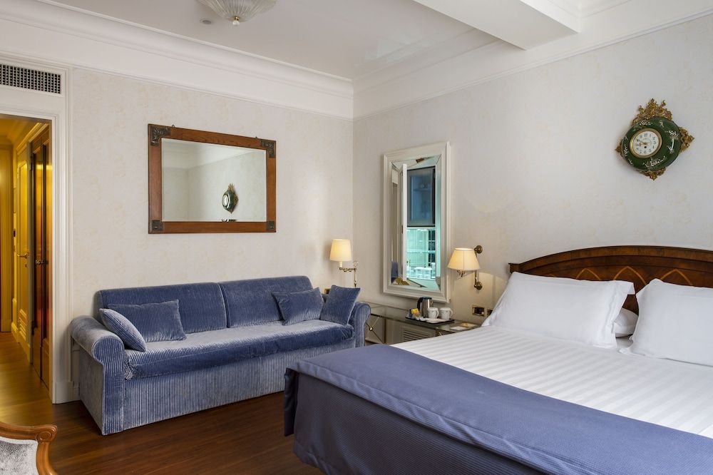 Art Hotel Orologio Junior Triple Room, 1 Double Bed with Sofa bed