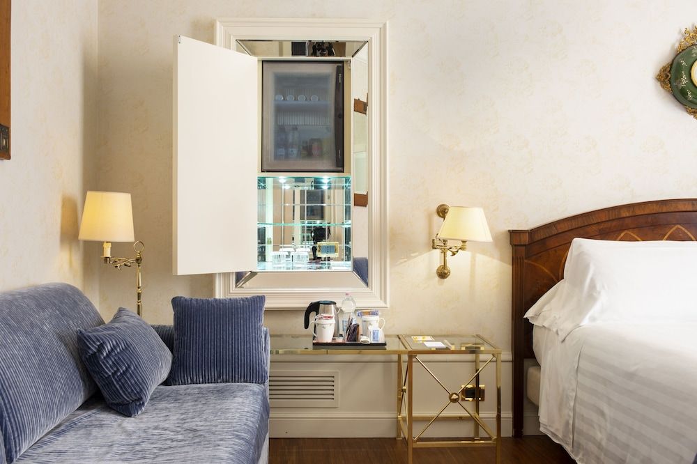 Art Hotel Orologio Junior Triple Room, 1 Double Bed with Sofa bed 5