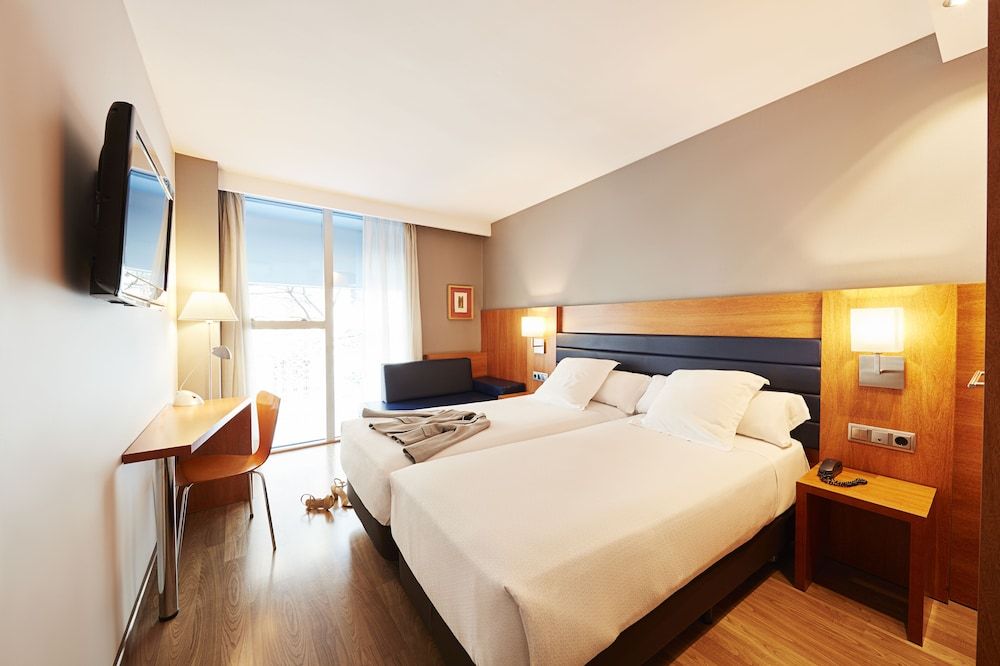 Barcelona Century Hotel Standard Twin Room 2