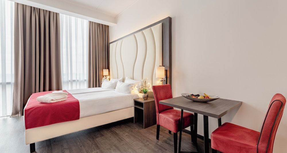 PLAZA Premium Almere Superior Studio 2