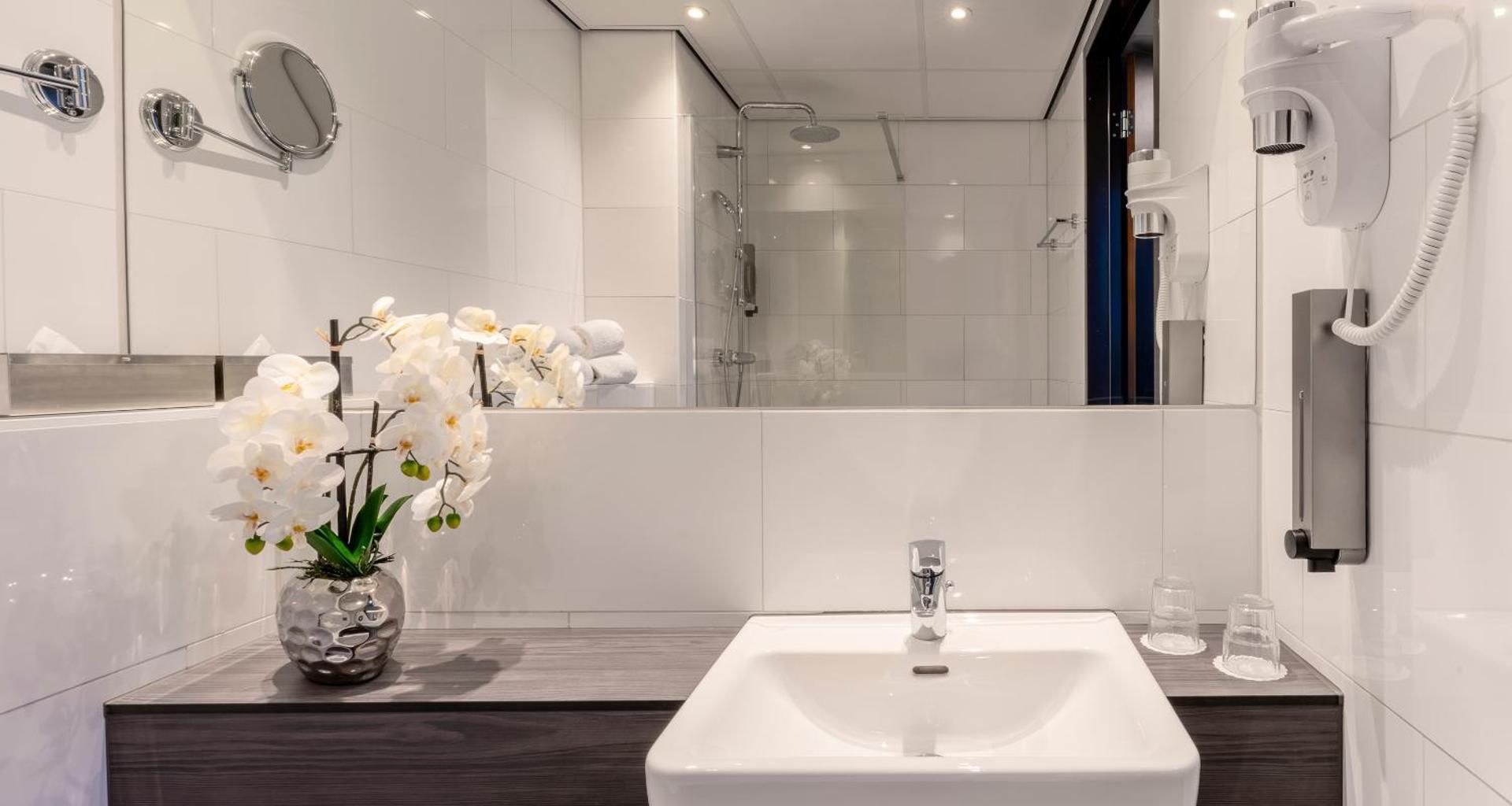 Double Room with Two Single Beds