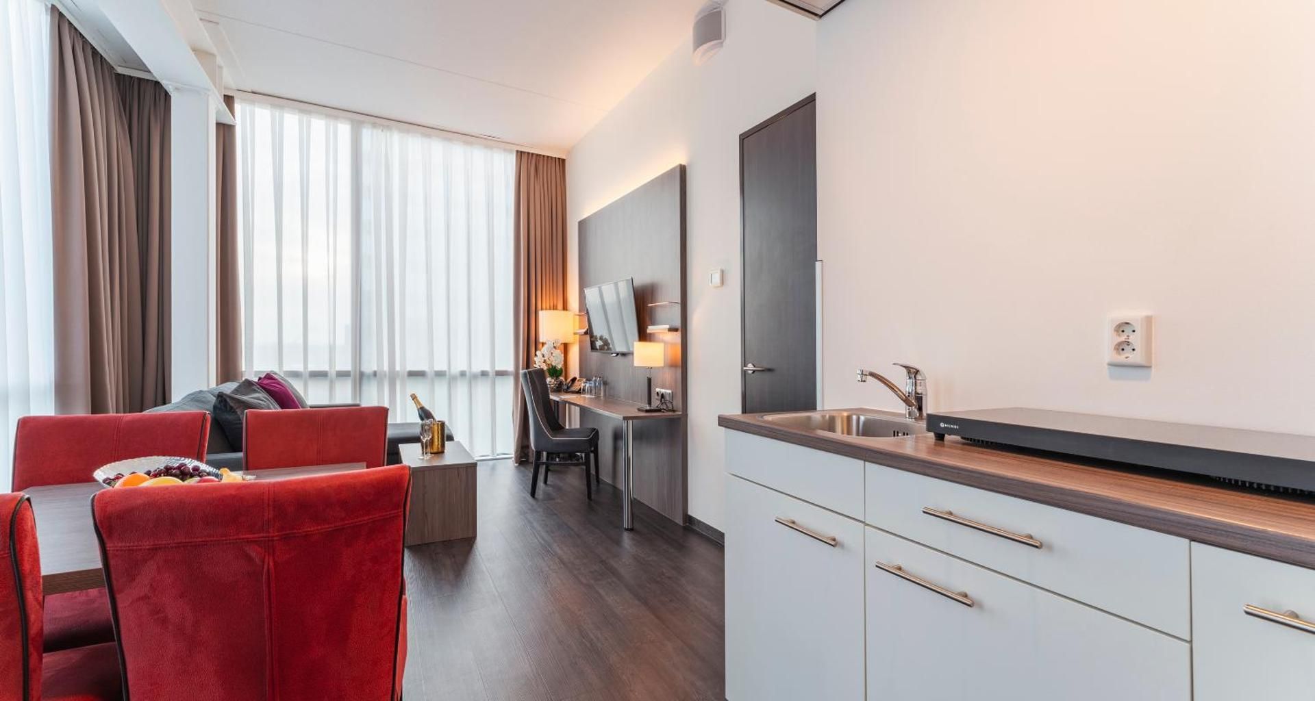 PLAZA Premium Almere Comfort Apartment with Twin Beds 2