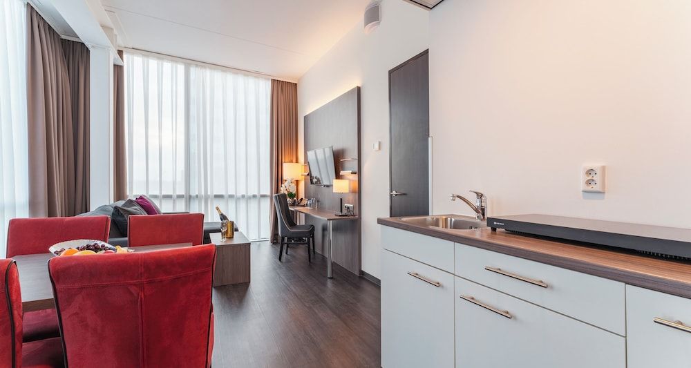 PLAZA Premium Almere Comfort Apartment 13