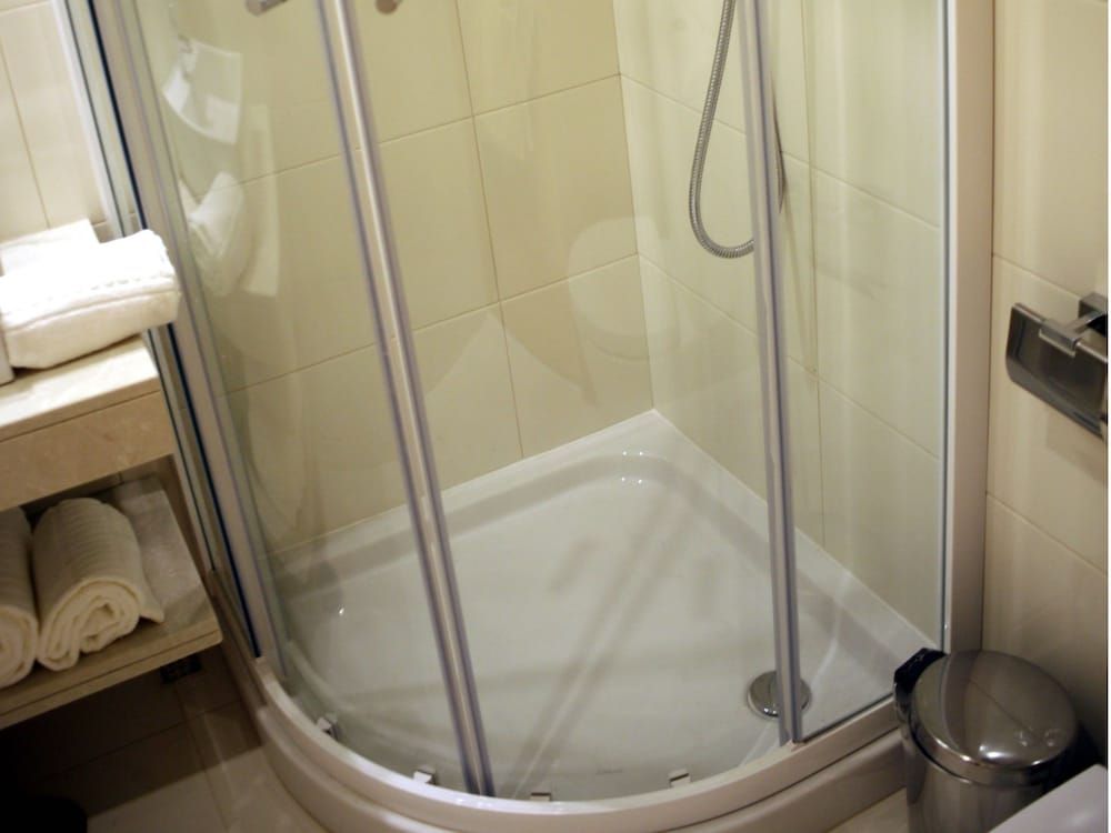 Lisbon Style Guesthouse Basic Double Room (Small) 6