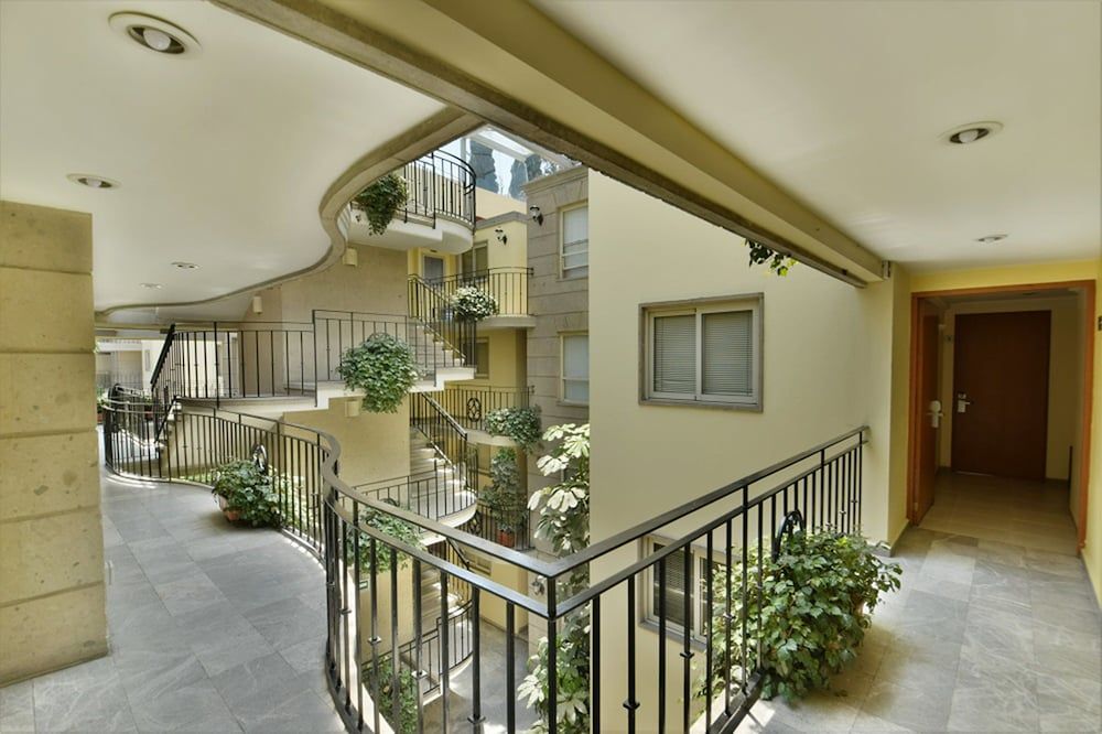 undefined Suites Obelisk 3