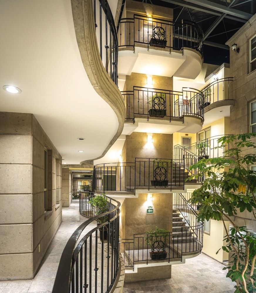 undefined Suites Obelisk 2