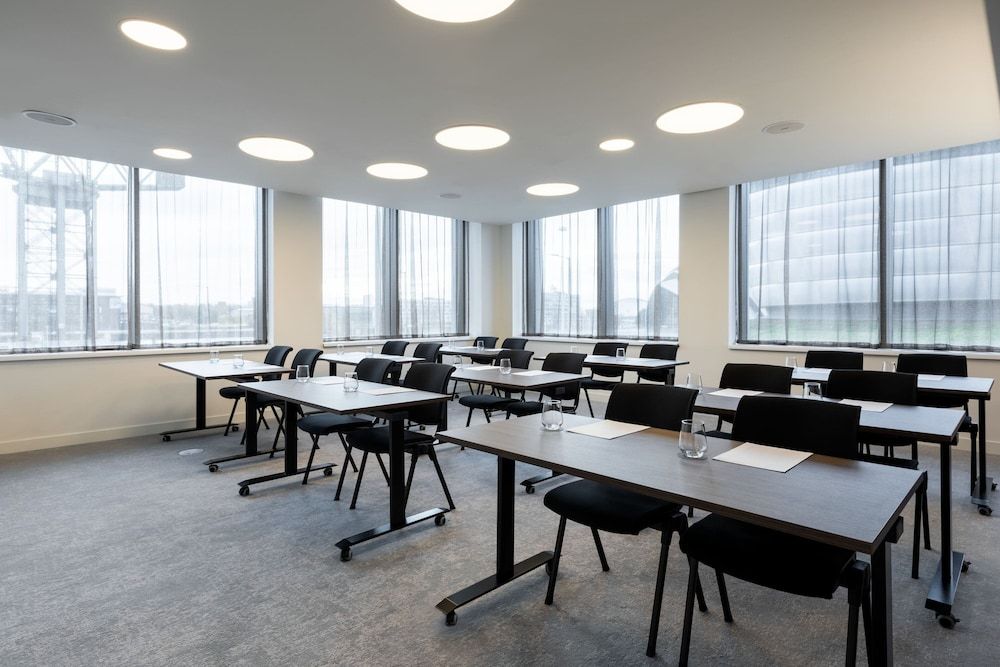 undefined Courtyard by Marriott Glasgow SEC 10