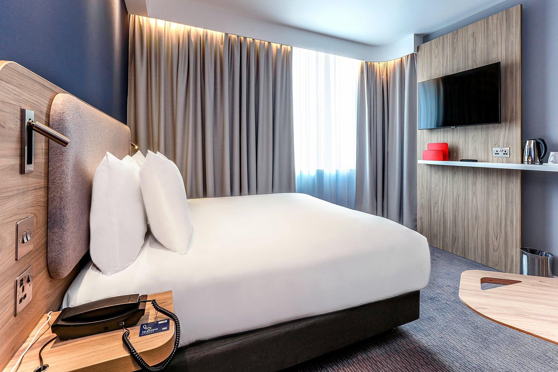 1 Double Accessible with Free Hot Breakfast