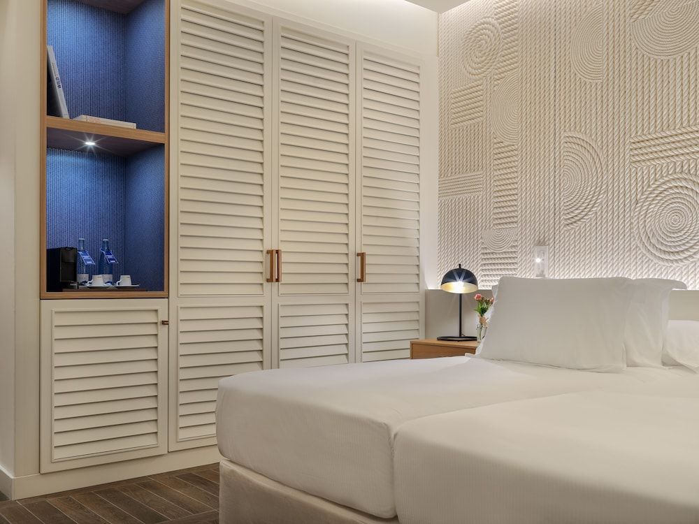 H10 Imperial Tarraco Classic Room (2 adults) 3