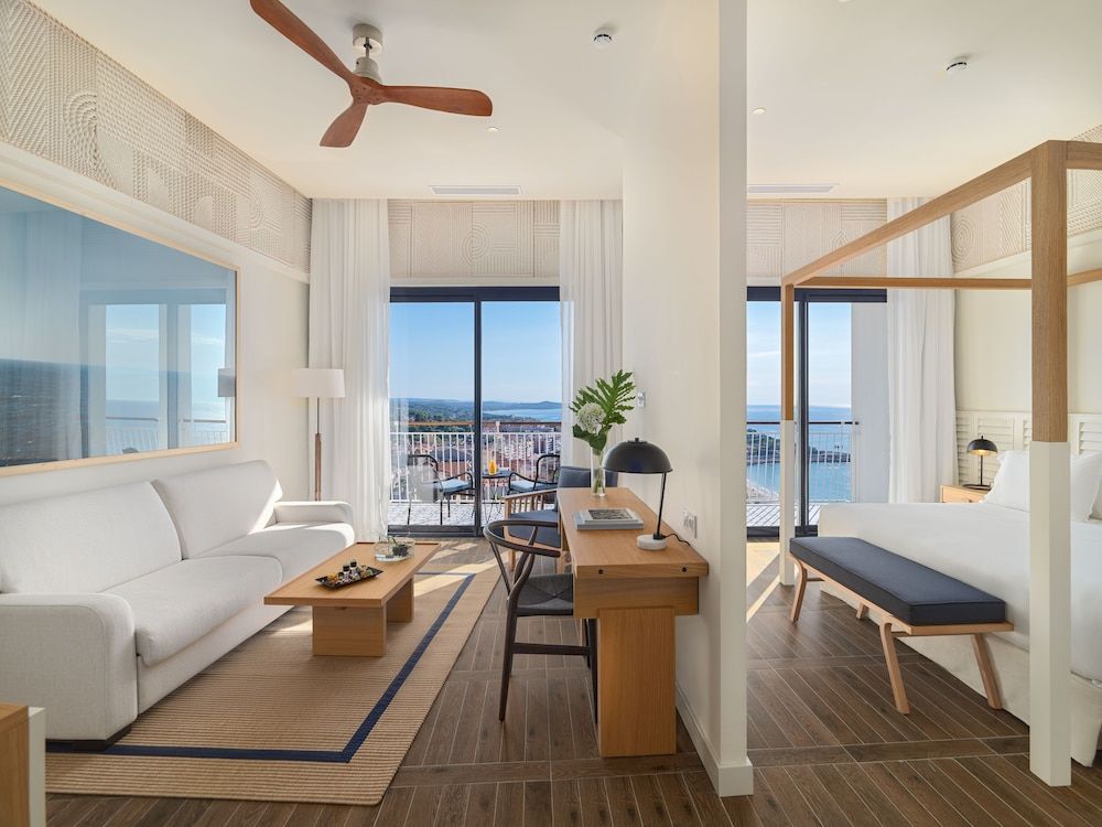 H10 Imperial Tarraco Suite Imperial Tarraco (3 adults) 3