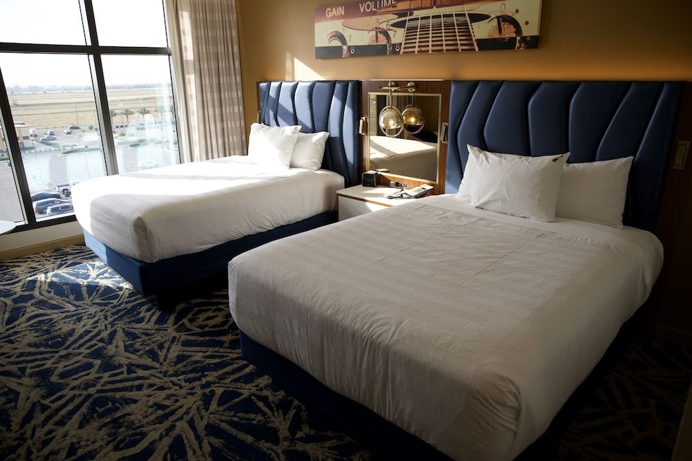 Hard Rock Hotel & Casino Sacramento Deluxe Room, 2 Queen Beds 3