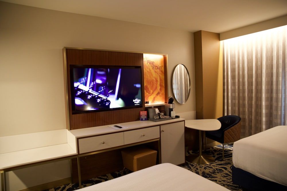 Hard Rock Hotel & Casino Sacramento Deluxe Room, 2 Queen Beds 5