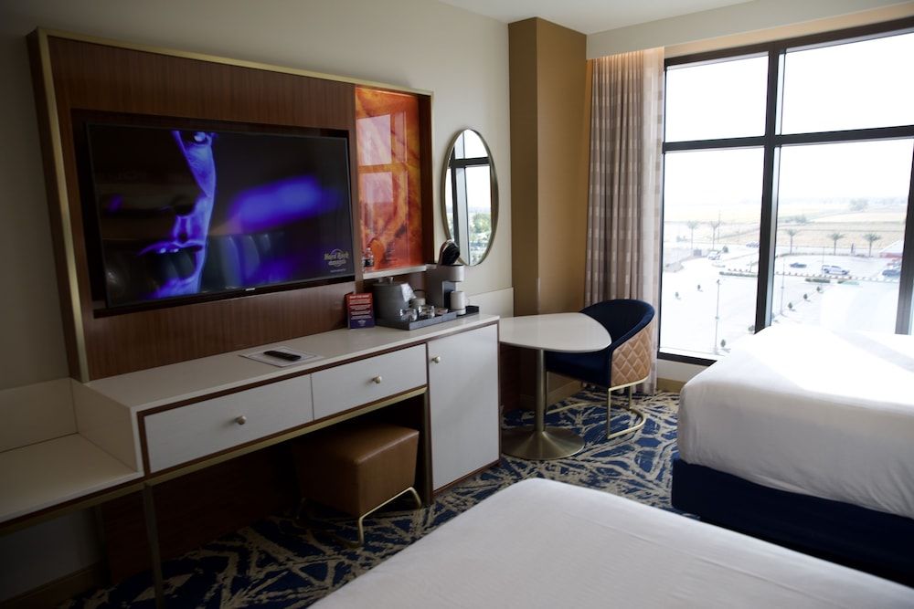Hard Rock Hotel & Casino Sacramento Deluxe Room, 2 Queen Beds 2