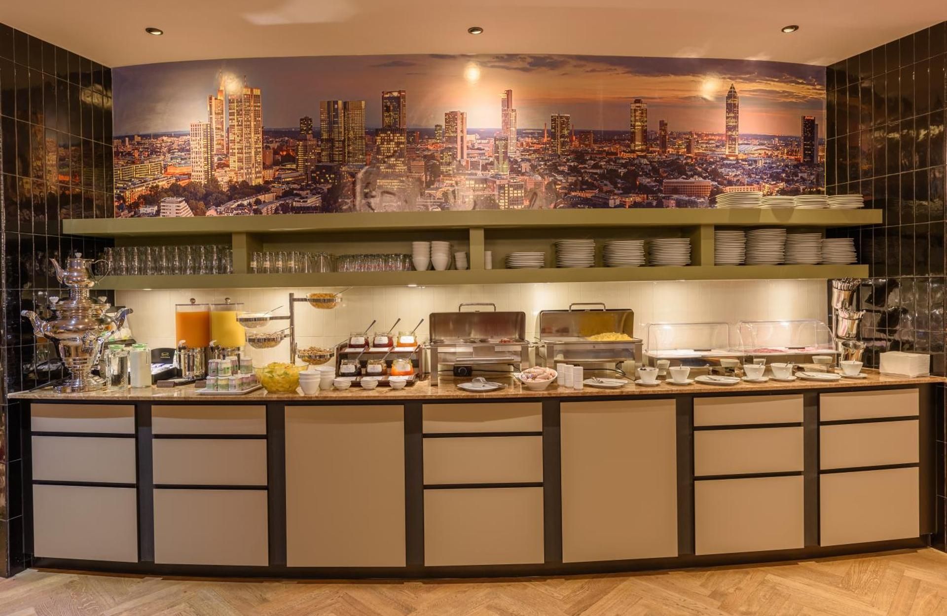 undefined The Frankfurt 8