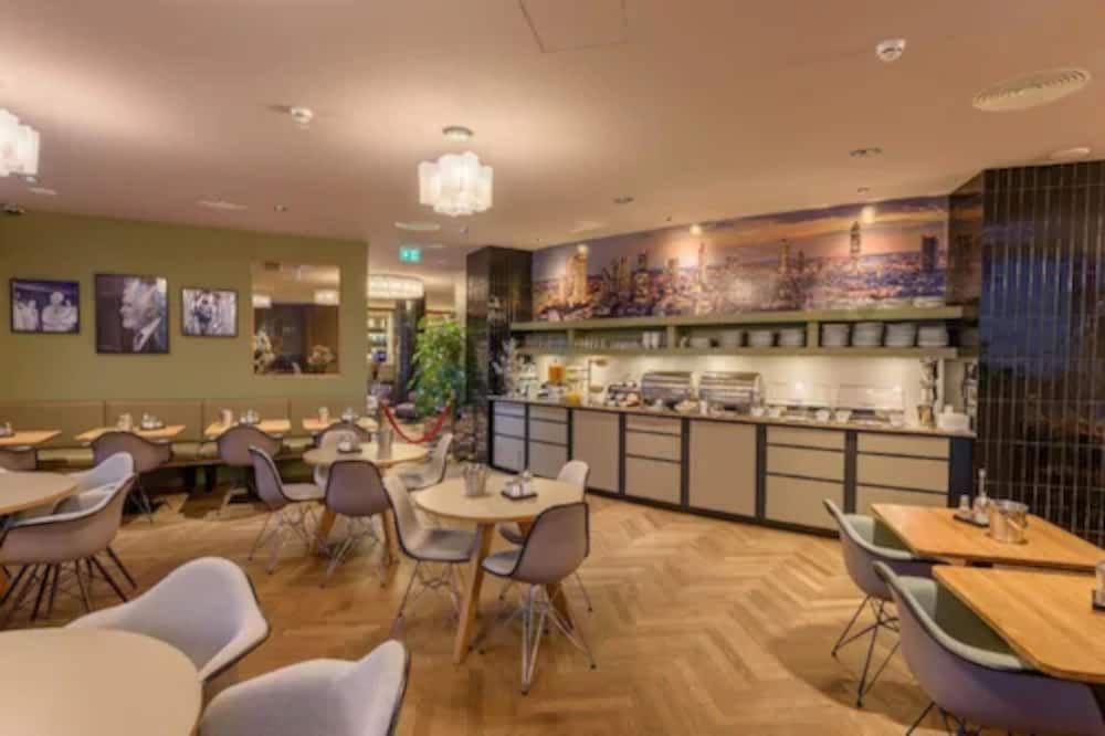 undefined The Frankfurt Hotel 8