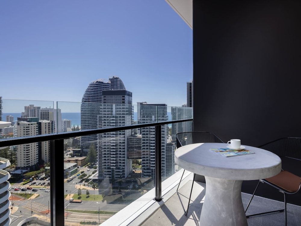 The Star Residences Gold Coast 1 Bedroom Ocean Facing Apartment with Study (No Housekeeping) 2