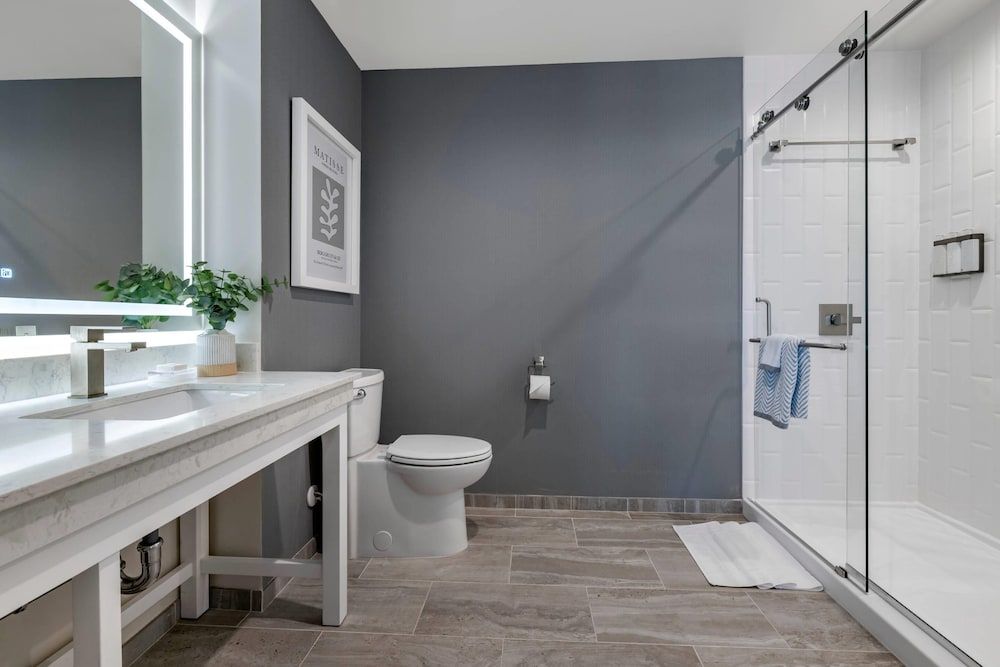 Cambria Hotel Calabasas - Malibu Presidential Suite, 2 Queen Beds, Accessible, Non Smoking 3