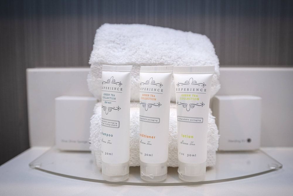 Sandman Signature Sherwood Park Hotel Standard Suite, 1 King Bed, Kitchen 5