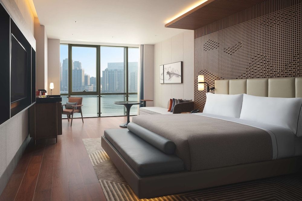 King Deluxe Lake View Room