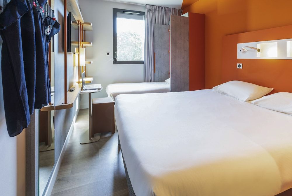 Triple Room, Multiple Beds