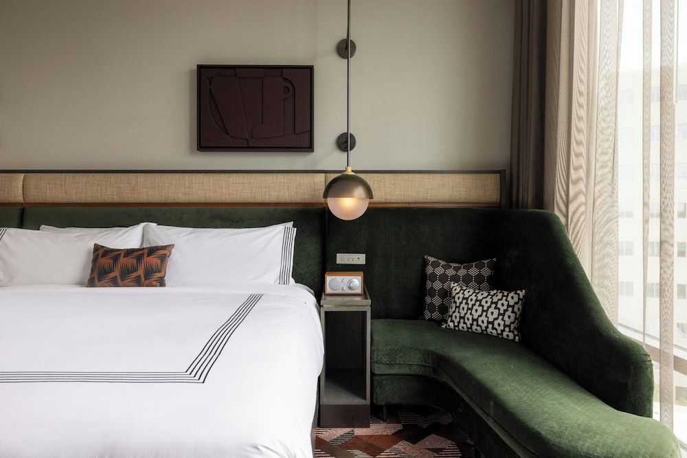 The Tess, Autograph Collection Standard Room, 1 King Bed 3