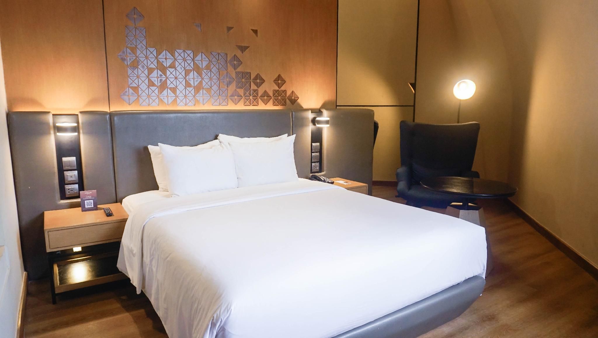 Mercure Jakarta Batavia Classic Room with 1 queen-size bed