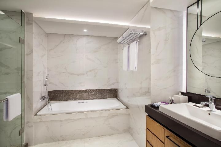 Junior Suite 1 King bed