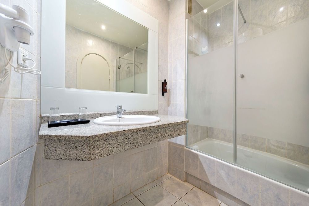 Sport Hotel Monte Feliz - powered by Playitas Classic Two Bedroom Apartment with Balcony Pool View 4