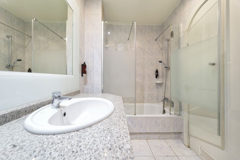 Classic One Bedroom Apartment with Balcony