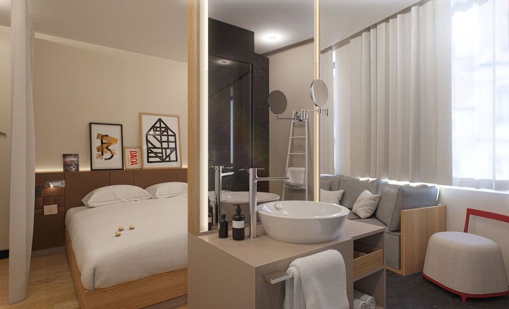 Signature Double Room, 1 Queen Bed, Bathtub