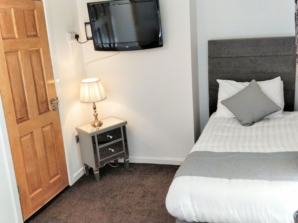Angel House Bed & Breakfast Standard Triple Room, Ensuite 3