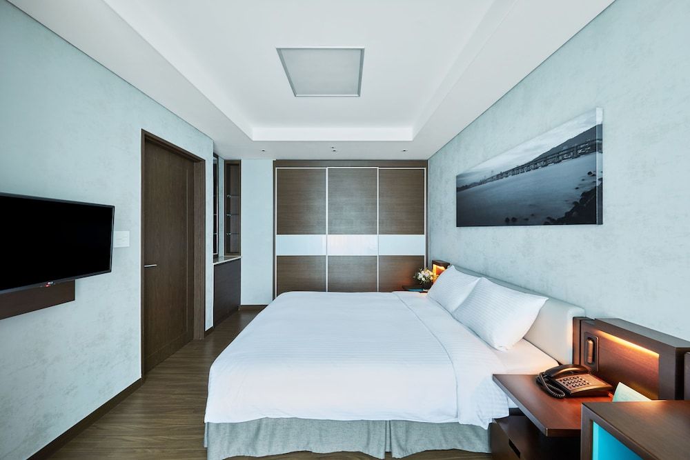 undefined Felix by STX Hotel & Suite 7