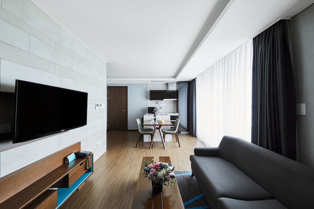 undefined Felix by STX Hotel & Suite 10