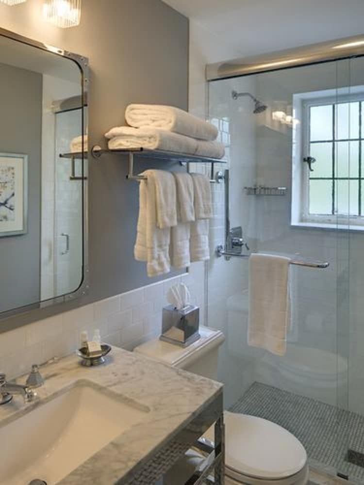 Granville Inn Room, 1 King Bed 4