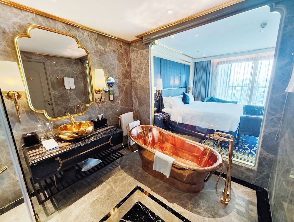 Dolce by Wyndham Hanoi Golden Lake Classic Room, 2 Twin Beds (Golden) 5