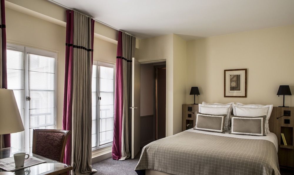 undefined Hôtel de la Place du Louvre 2