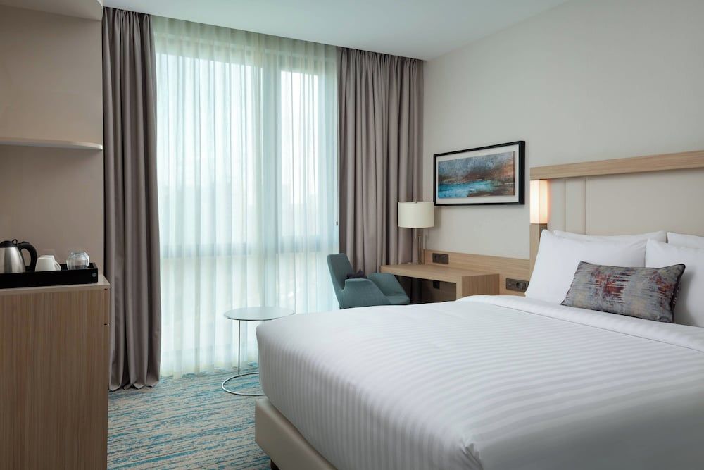 Courtyard by Marriott Chisinau Standard Room, 1 Queen Bed, City View 5