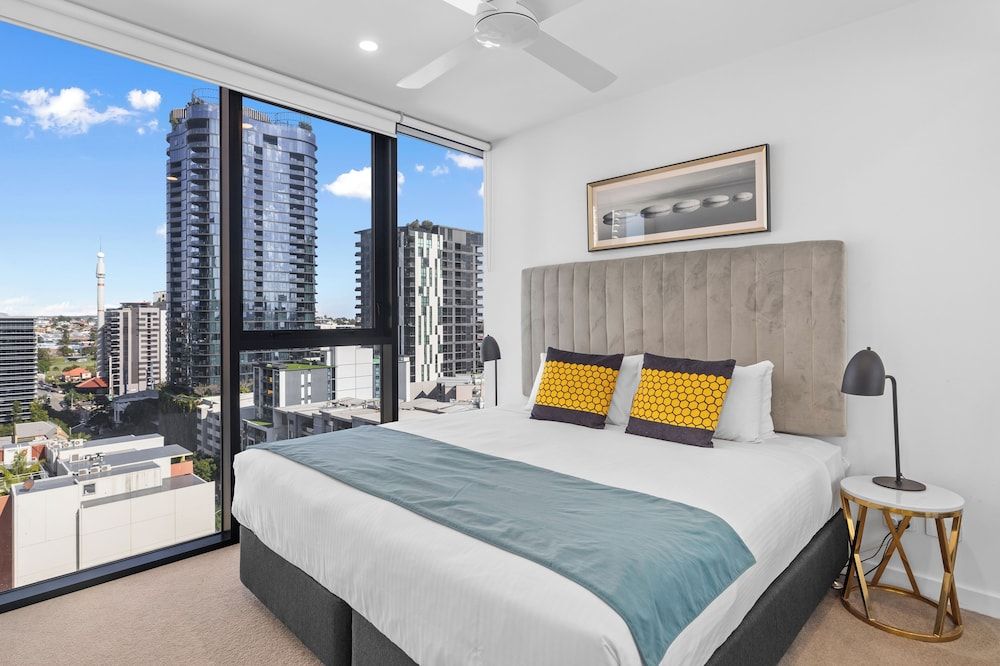 Brisbane One Apartments by CLLIX Three Bedroom Dual Key Apartment
