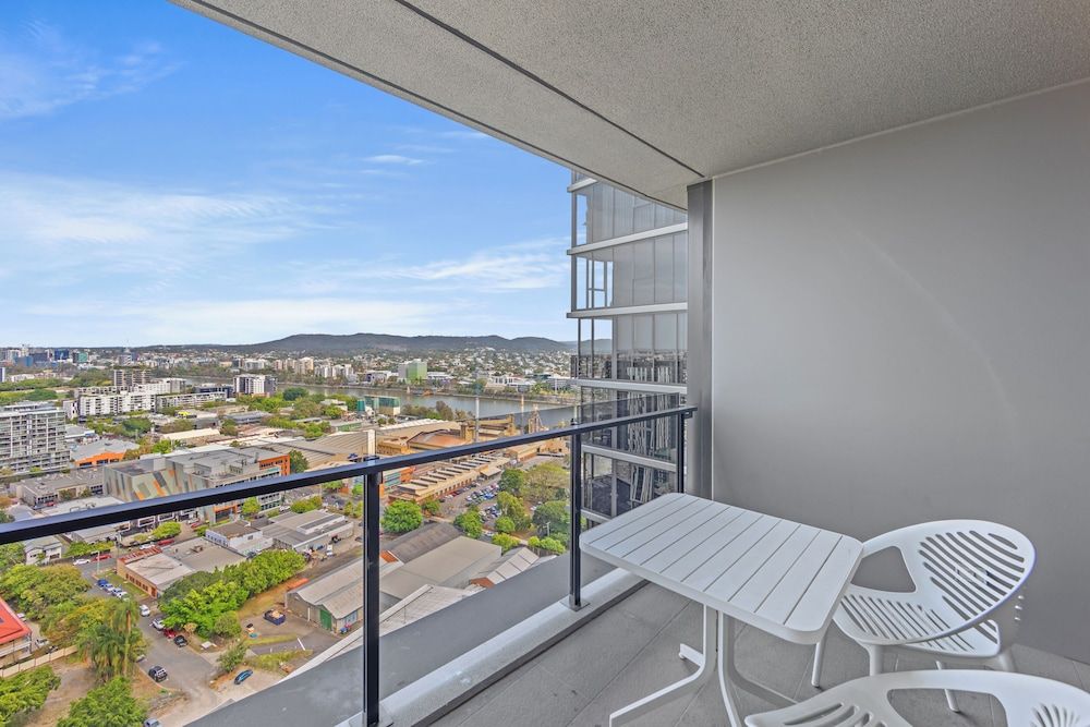 Brisbane One Apartments by CLLIX Standard Apartment, 2 Bedrooms, 1 Bathroom 3