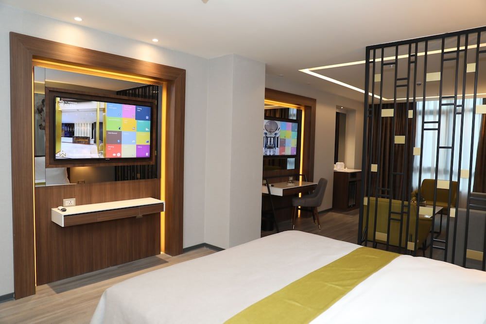 Limak Skopje Luxury Hotel Junior Suite