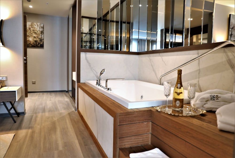 Limak Skopje Luxury Hotel Family Suite 7