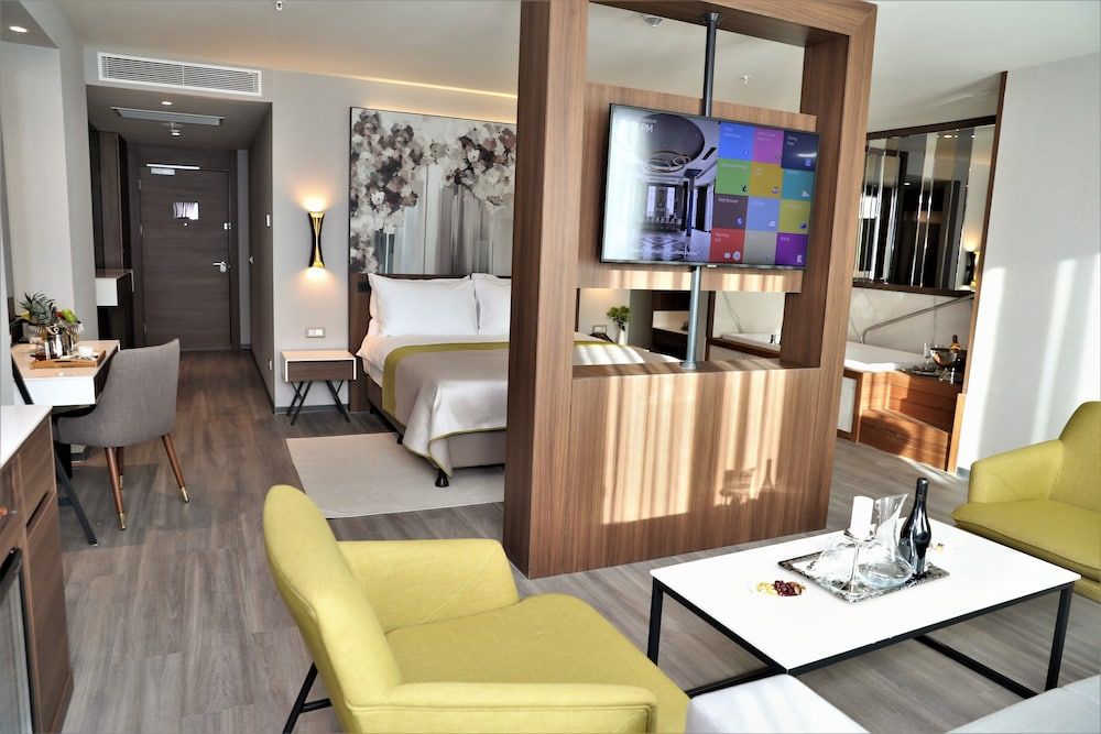 Limak Skopje Luxury Hotel Family Suite 8